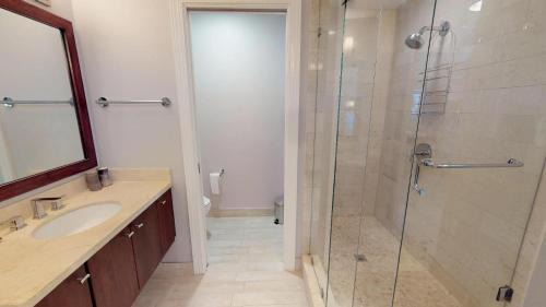 Seven Mile Beach Apartamento | South Bay Beach Club #16 - 4 Bedroom 4 Bathroom Unit
