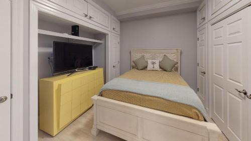 Seven Mile Beach Apartamento | South Bay Beach Club #16 - 4 Bedroom 4 Bathroom Unit