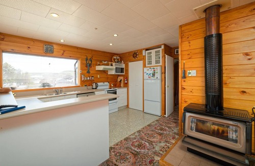 South Bay Casa | South Bay | Great View | Classic Kiwi Bach - KK922