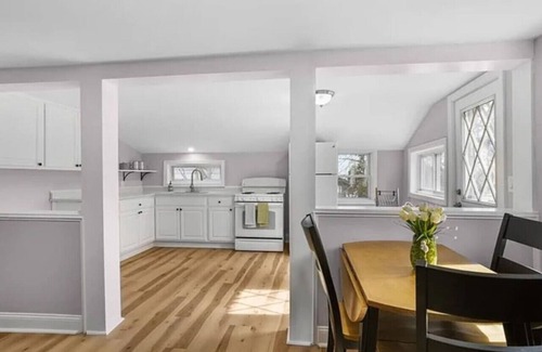 Wakefield-Peacedale Casa | South Kingston Serenity