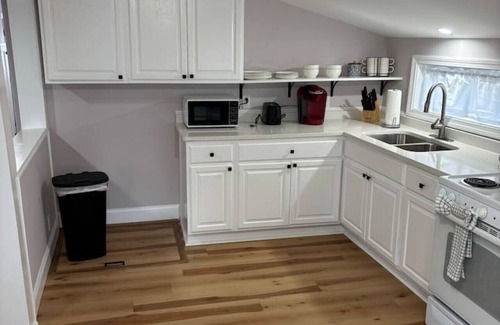 Wakefield-Peacedale Casa | South Kingston Serenity
