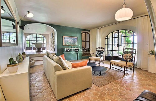 Cabrieres-dʼAigues Otro | South Luberon farmhouse for rent, beautiful views of the countryside and absolute peace and quiet