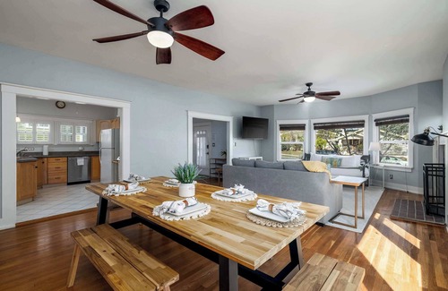 South Park Casa | South Park Charmer / Close to Zoo / Backyard Oasis