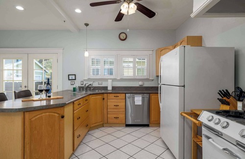 South Park Casa | South Park Charmer / Close to Zoo / Backyard Oasis