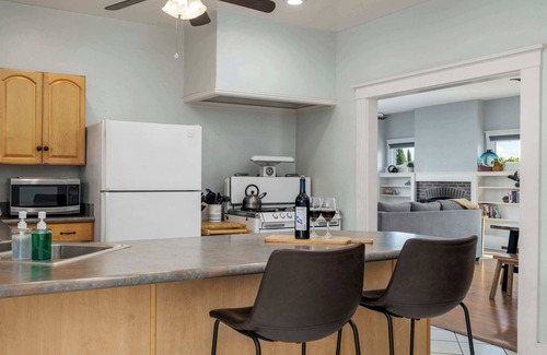 South Park Casa | South Park Charmer / Close to Zoo / Backyard Oasis