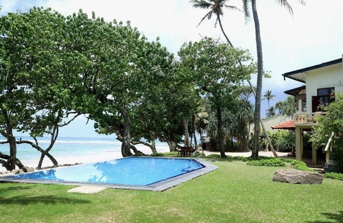 Kathaluwa Villa | South Point Abbey Whole Villa 4 Bedroom (Sleeps 9)