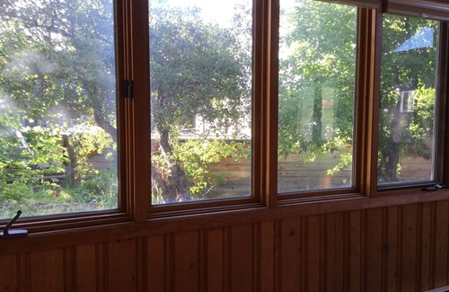 Lander Apartamento | Lado sur Iniciar sesión unidad de invitados en casa en la corriente