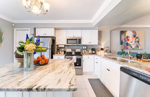 Courier City - Oscawana Casa | South Tampa Soho Experience Walkable to Nightlife,Shops,Restaurants,Downtown