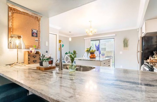 Courier City - Oscawana Casa | South Tampa Soho Experience Walkable to Nightlife,Shops,Restaurants,Downtown