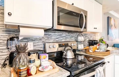 Courier City - Oscawana Casa | South Tampa Soho Experience Walkable to Nightlife,Shops,Restaurants,Downtown