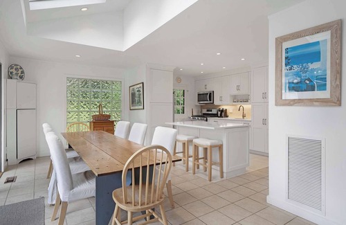 Shinnecock Hills Casa | Casa privada en Southampton, ubicada cerca de la playa de la ciudad con piscina climatizada y jacuzzi