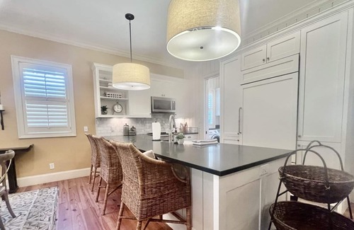 Palmetto Bluff Cabaña | Southern Charm!! Lovely Tennis Cottage Includes Golf Cart and Bikes!!