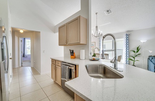 Haines City Cabaña | Southern Dunes Family Retreat: Hot Tub & Game Room