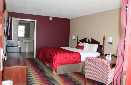 Perry Casa | Southern Hospitality! Comfy Unit, Breakfast