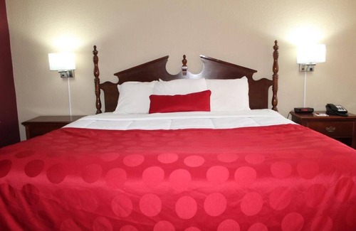 Perry Casa | Southern Hospitality! Comfy Unit, Breakfast