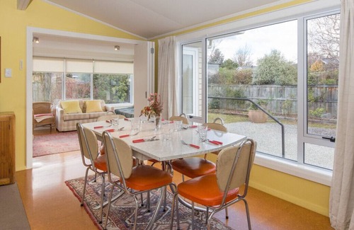 Wanaka Cabaña | Southern Lakes Base - Wanaka Holiday Home