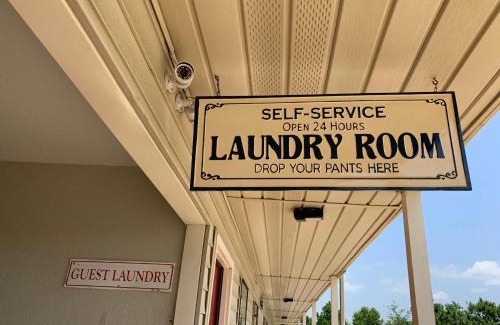 Waldron Hotel | Southern Nights Motel