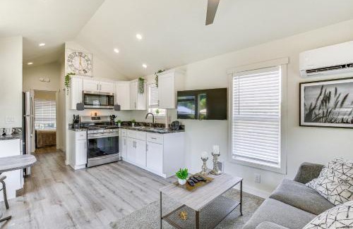 Oakland Casa | Southern Oregon Cabin Fire Pit and Private Pond!
