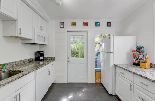 Downtown Casa | Southern Palms by Brightwild Pool Parking