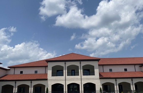 Lawrence County Apartamento | Southern Tennessee Getaway - Pool/ bowling alley/putting greens/dinner theater