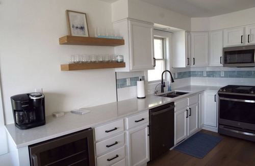 Bradley Casa | Southshore Lakehouse on Gun Lake -Like New Home on Goldcoast of Gun Lake
