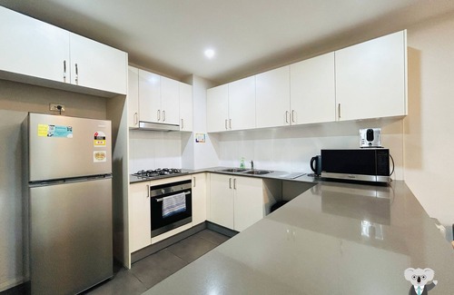 Warwick Farm Apartamento | Southwest Liverpool Area 3 Beds & Parking Nwf003