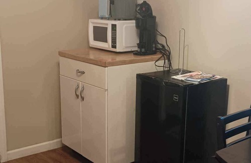 Fairfield Apartamento | Southwest Retreat Private Pet friendly, fenced in yard 7min off I-64.