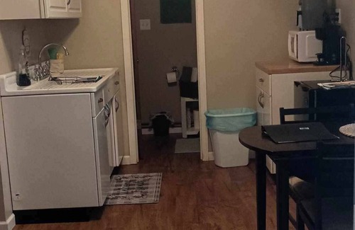 Fairfield Apartamento | Southwest Retreat Private Pet friendly, fenced in yard 7min off I-64.