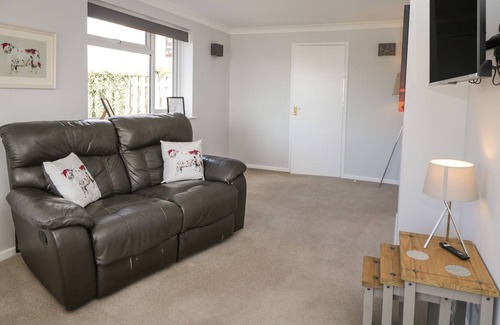 Durrington Casa | SOUTHWINDS, pet friendly, with a garden in Durrington