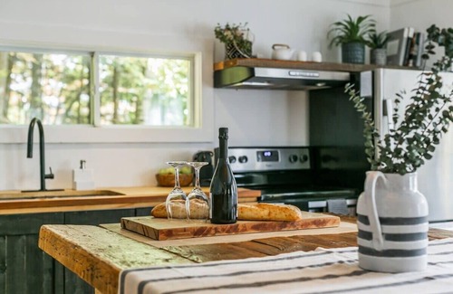 Potton Chalet De Esquí | Le 55 Howard - Spa, Shower, Memphre Lake, OwlsHead