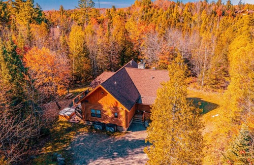 Fiddler Lake Resort Chalet De Esquí | SPA / Sauna / Exterior Pool / Lake / Bee