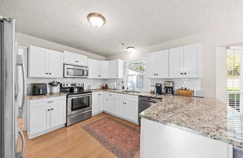 North Charleston Casa | Space for 10+ and Fenced Yard, The Indigo House!