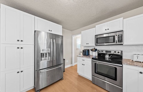 North Charleston Casa | Space for 10+ and Fenced Yard, The Indigo House!