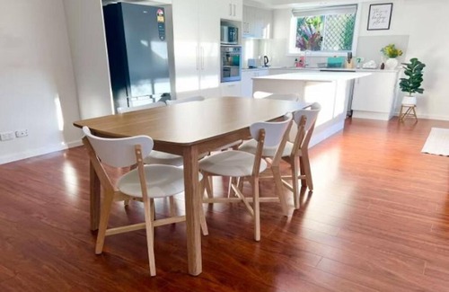 Coomera Casa | Space & Fun! One House with 2 Duplexes for rent!
