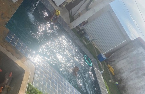 Abrantes Alquiler De RV | Space with swimming pool