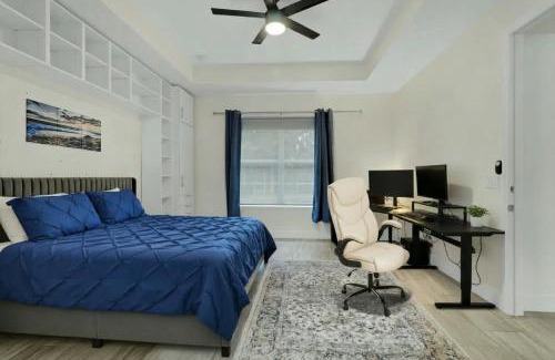 Wedgefield Casa | SpaceX Backyard