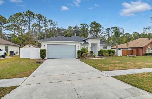 Wedgefield Casa | SpaceX Backyard