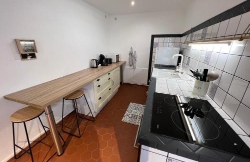 Saint-Brisson-sur-Loire Casa | Spacieuse Maison de Village - Baby-foot & Fléchettes