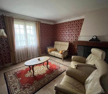 Luche-Pringe Casa | Spacieuse maison de village