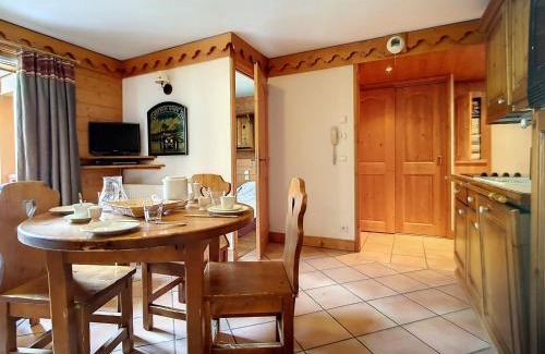 Reberty Apartamento | Spacieux Appartement 3 Pièces avec Piscine, Sauna, Balcon et Parking - Proche des Pistes - FR-1-344-844