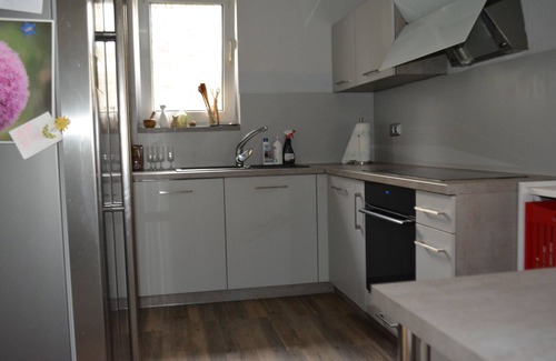 Tessenow Apartamento | Amplio apartamento con servicio en un entorno tranquilo.