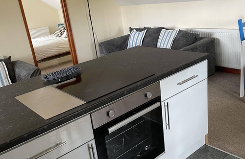 Cowbridge Cabaña | Amplio alojamiento de dos habitaciones en un entorno rural idílico