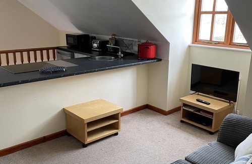 Cowbridge Cabaña | Amplio alojamiento de dos habitaciones en un entorno rural idílico