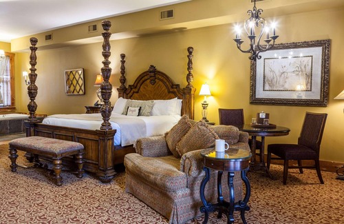 Leacock-Leola-Bareville Hotel | Spacious Charming Historic Hotel From 1800s - Antique Furnishings - Whirlpool