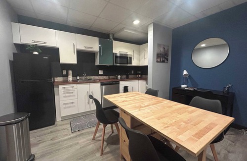 Danbury Apartamento | Spacious 1 BR with Kitchen and Living Room