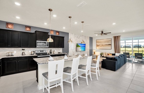 Davenport Villa | Spacious 10Bed Pool Home with Game Room-4265LA