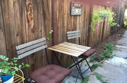 West Alameda Apartamento | Spacious 1906 Victorian in-law apartment