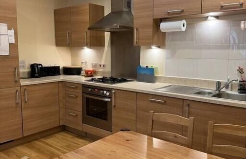 London Borough of Bromley Apartamento | Spacious 1BD Orpington Flat, 20 min to Central LDN