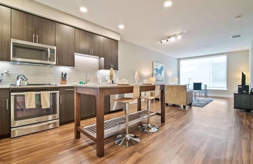 Shoreline West Apartamento | Spacious 1BR | Free WiFi | Laundry | Near Castro Street