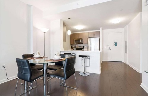 Hudson Exchange Apartamento | Spacious 1BR | Full Kitchen | Jersey City by GLS